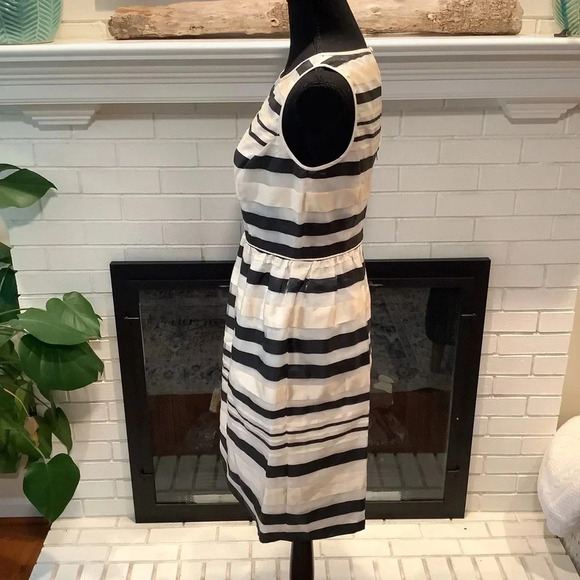 #339 Gorgeous Calvin Klein Ribbon Detail Dress Size 4 - Picture 4 of 9